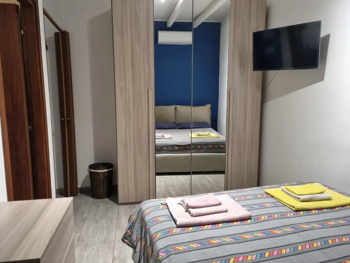 Mizzica Bed And Breakfast Catania Italien